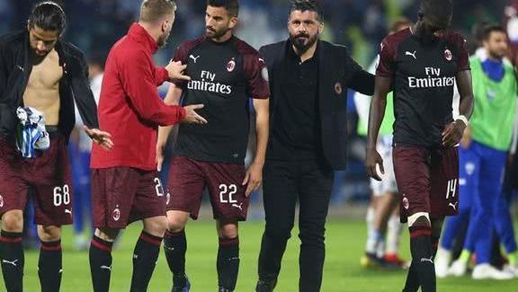 中国队在米兰冬奥会冰壶落选赛中以5-2战胜菲律宾队，取得三连胜，成为唯一全胜队伍。