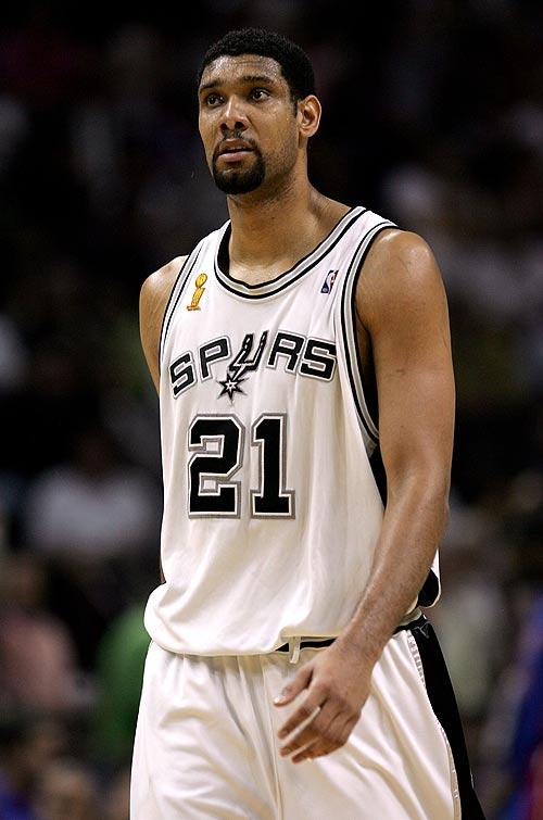 [NBA]伦纳德火力全开 超远三分一箭穿心
