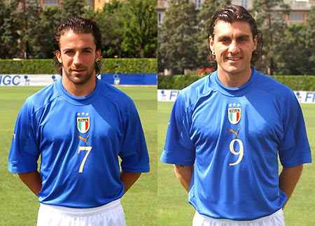 悼念若塔，红军名宿汤普森与毕包主席赛前在KOP看台前献花圈