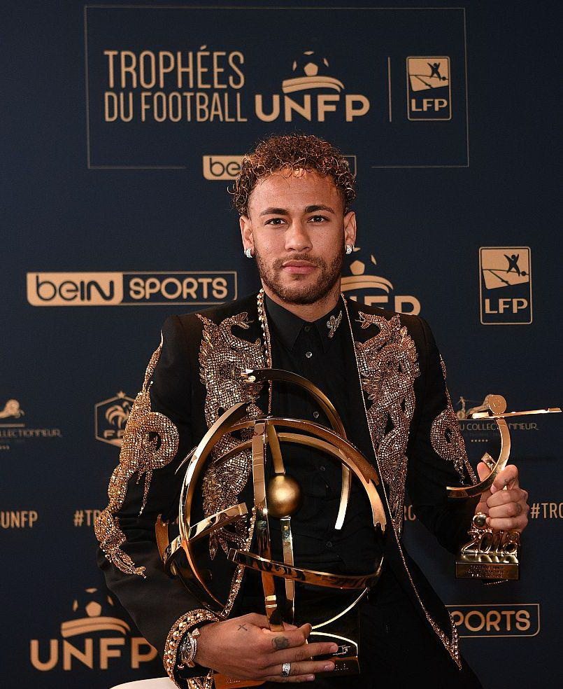 足球报：亚泰本赛季主要问题是资金不足，开局赛程也埋下伏笔